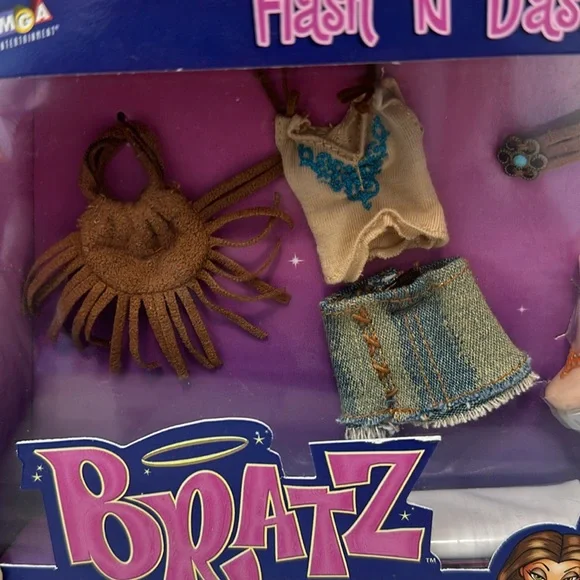 VINTAGE 2003 Bratz FLASH 'N' DASH! DANAFashion Pack NEW BOX by MGA_264460